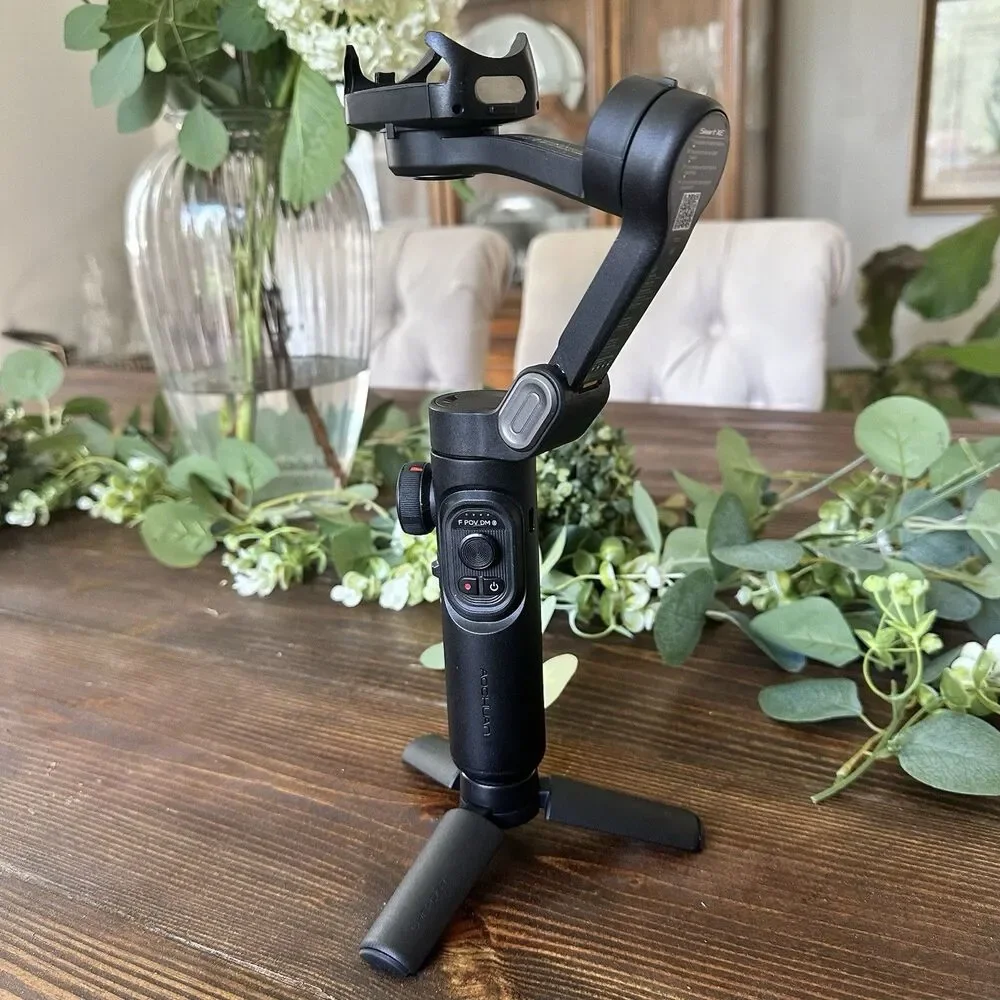 AOCHUAN Smart XE Motorized Foldable Gimbal Stabilizer for Smartphones
